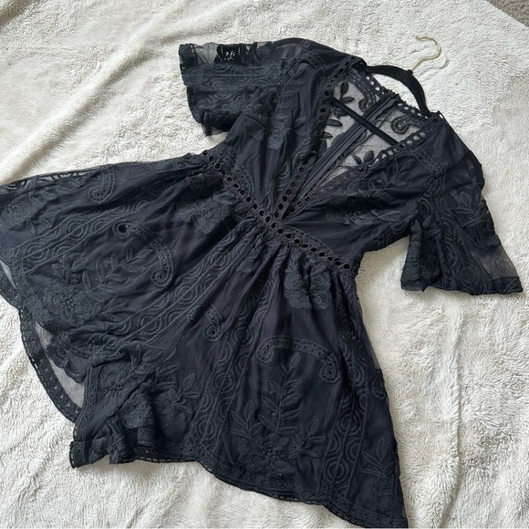Lace romper with back zipper - Picture 4 of 8
